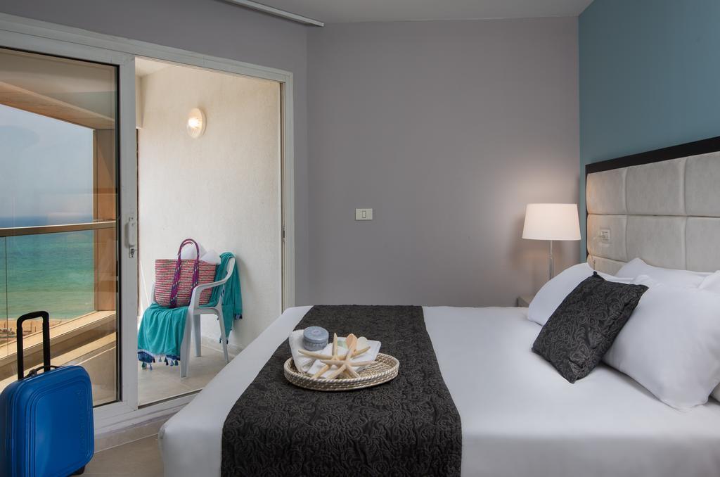 Arena Hotel By The Beach Bat Yam Extérieur photo