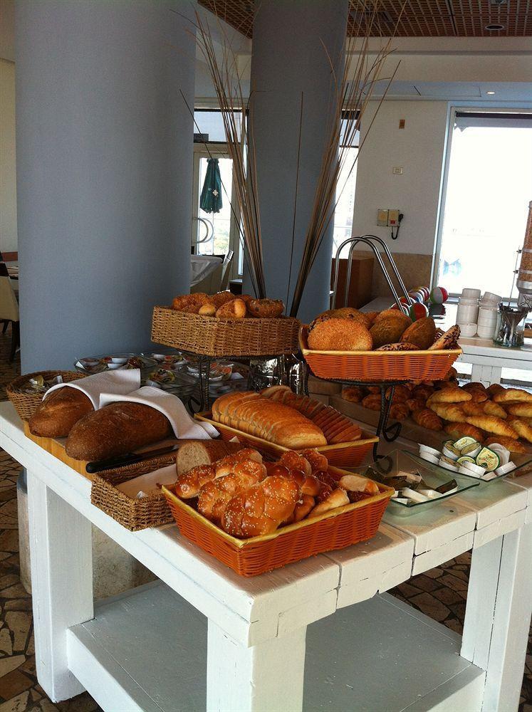 Arena Hotel By The Beach Bat Yam Extérieur photo