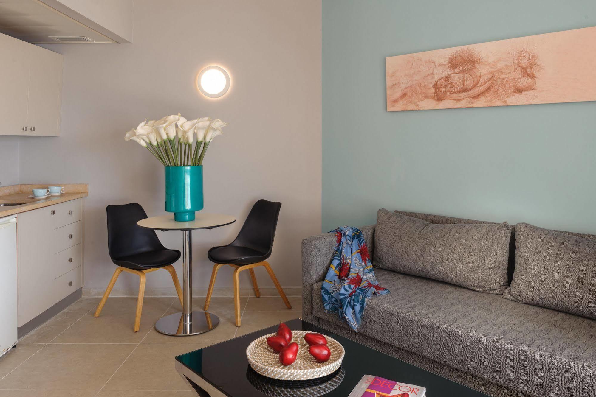 Arena Hotel By The Beach Bat Yam Extérieur photo