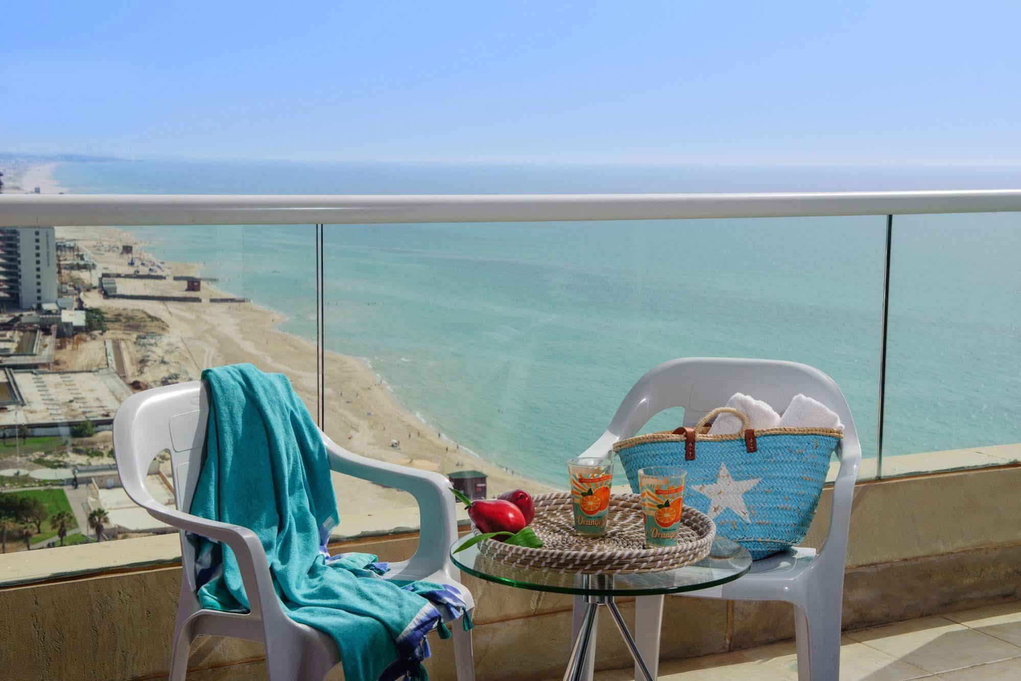 Arena Hotel By The Beach Bat Yam Extérieur photo