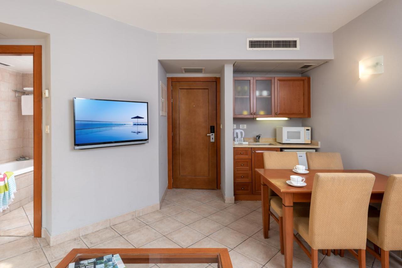 Arena Hotel By The Beach Bat Yam Extérieur photo