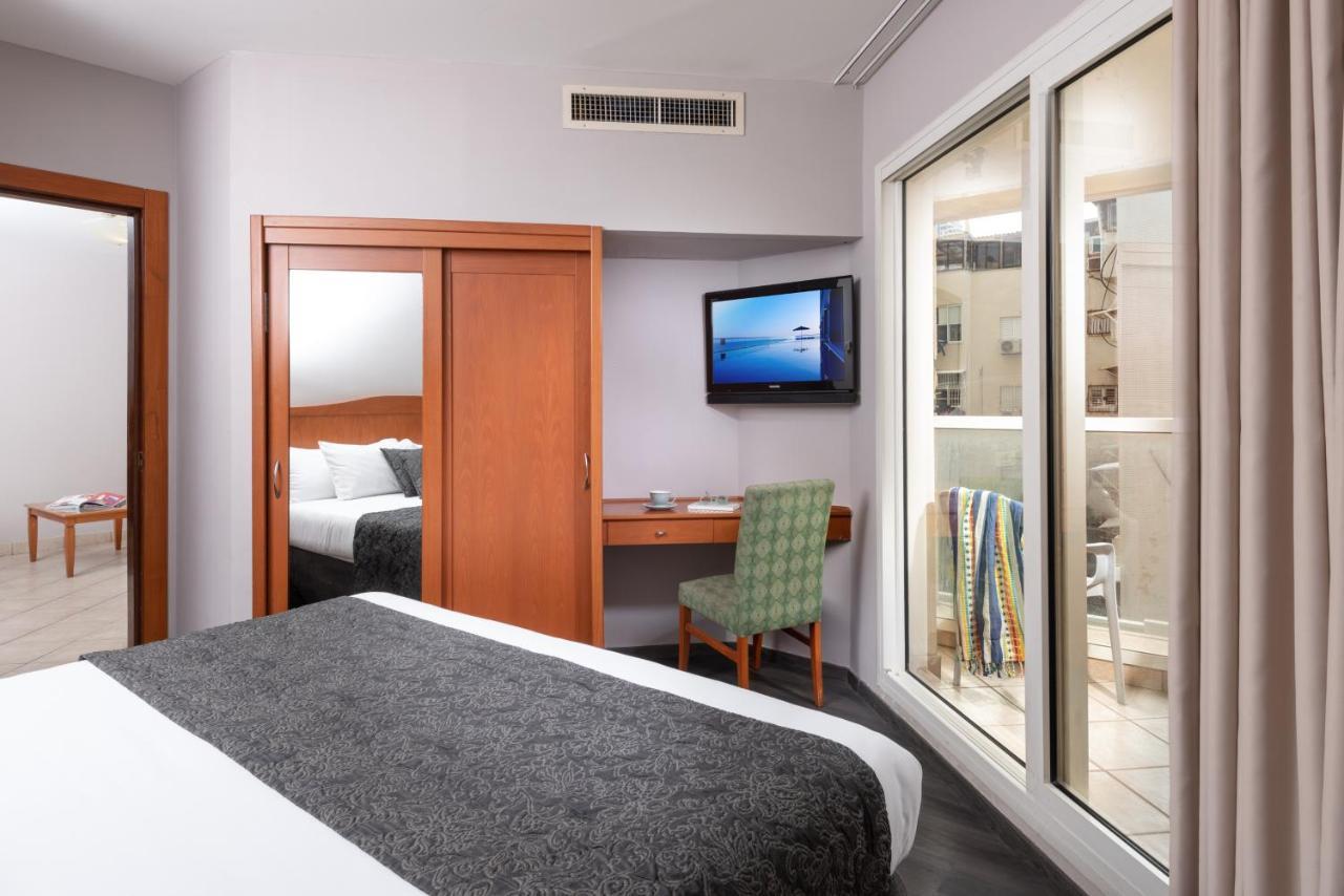 Arena Hotel By The Beach Bat Yam Extérieur photo