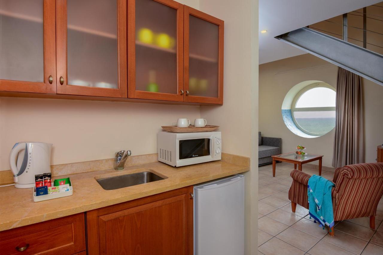 Arena Hotel By The Beach Bat Yam Extérieur photo